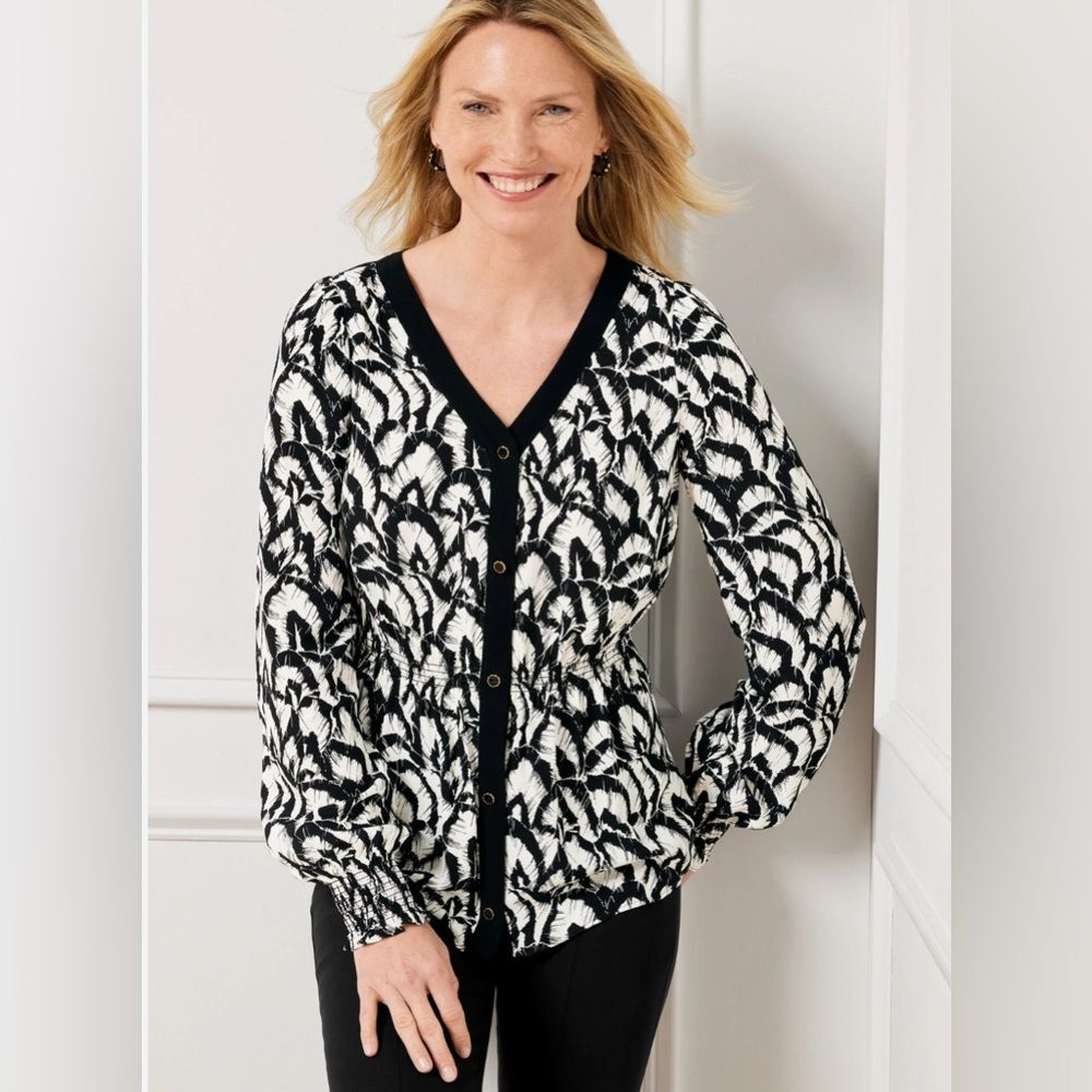 Talbots long sleeve black and white smocked button down top size XL